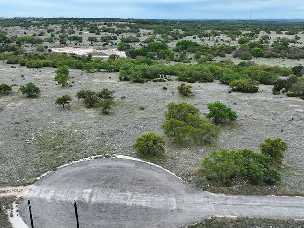 684 LESTER LN, Junction, TX 76849