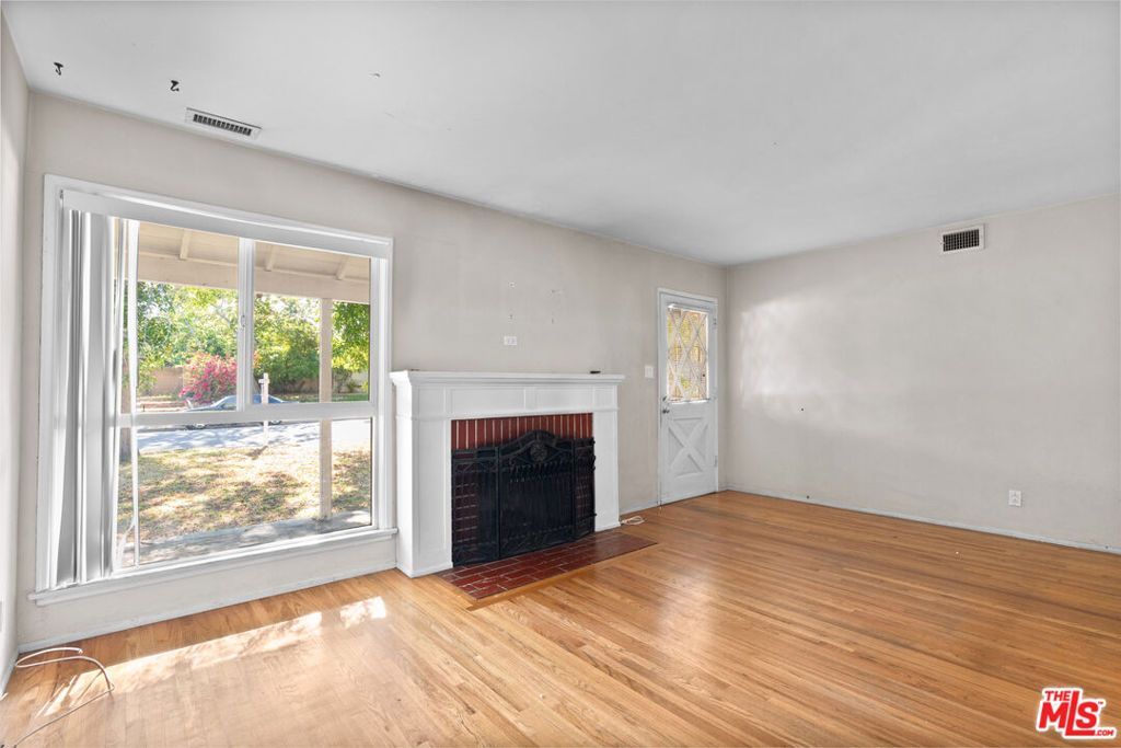 10309 Mcvine Avenue, Sunland, CA 91040 Main Photo