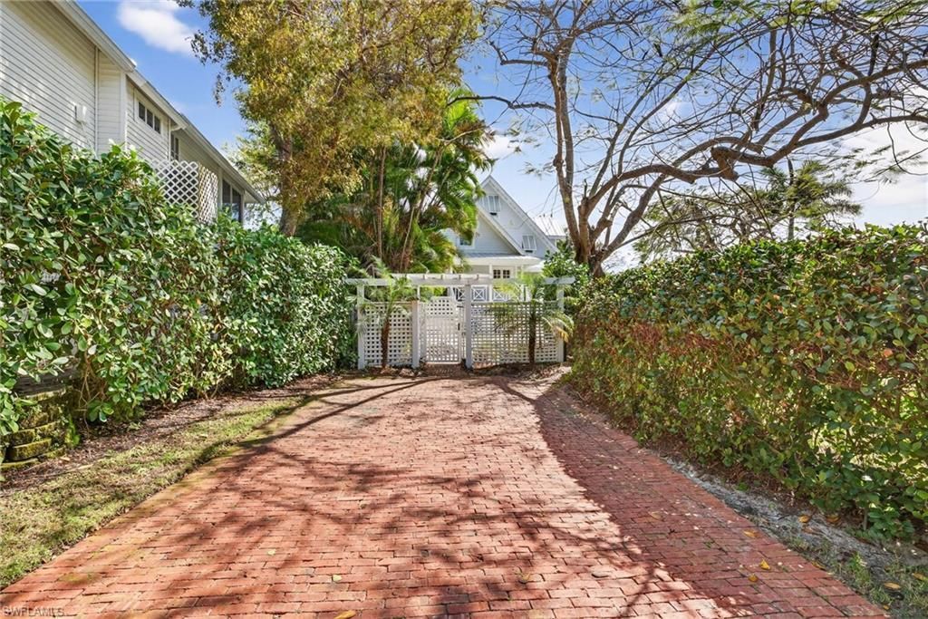 660 8th Ave S, Naples, FL 34102 Photo