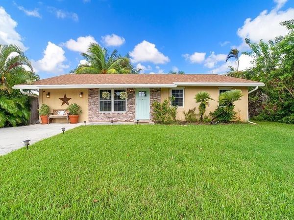 913 NW 8th Street, Boynton Beach, FL 33426