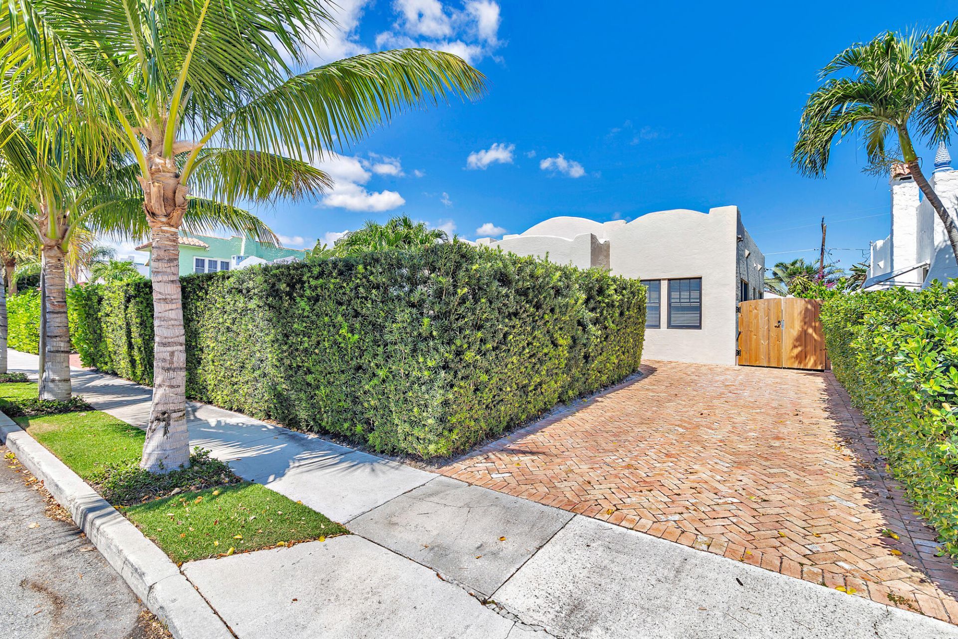 347 Plymouth Road, West Palm Beach, FL 33405 Photo