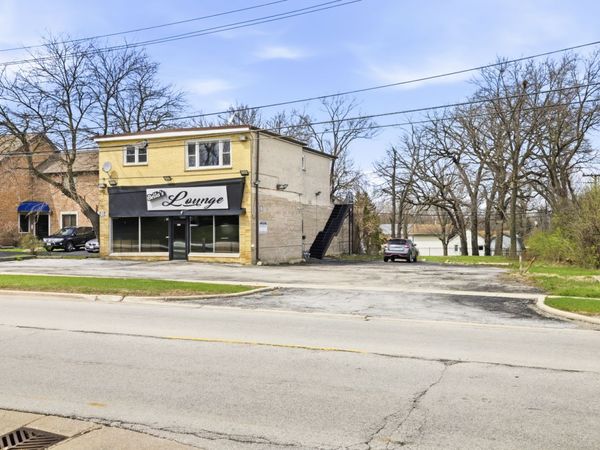 8216 S Archer Avenue , Willow Springs, IL 60480