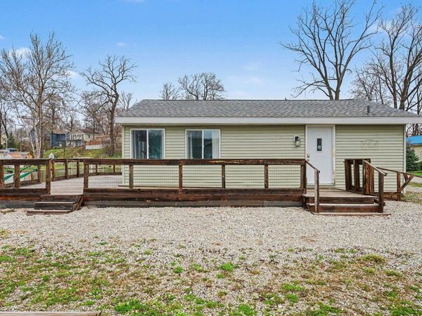 15 EMS B40g Lane, Leesburg, IN 46538