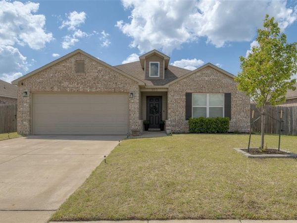 303 Waterside Drive, Newcastle, OK 73065