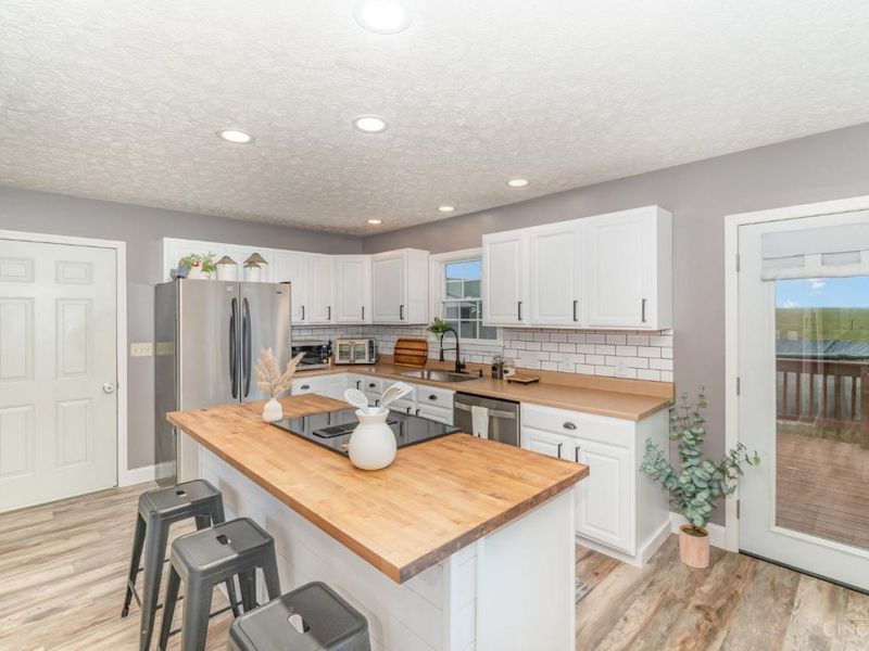 5438 E Swamp Road, Concord Township, OH 45697 Photo 7