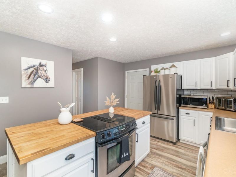 5438 E Swamp Road, Concord Township, OH 45697 Photo 8