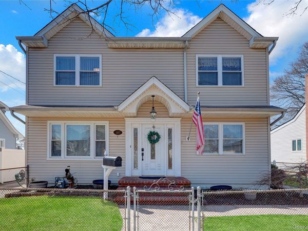 1105 N Broadway, Massapequa, NY 11758
