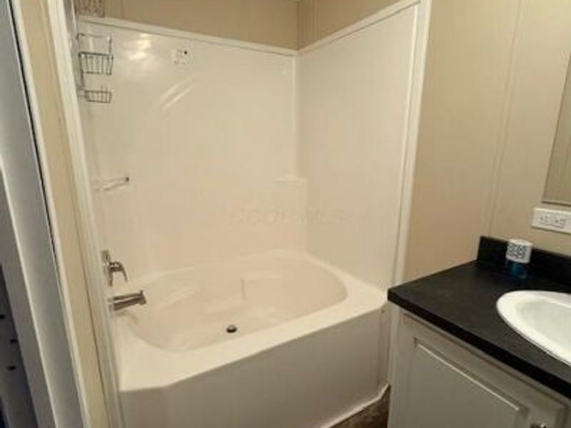 2445 Columbus-Lancaster Road NW, Unit 409, Lancaster, OH 43130 Photo 12