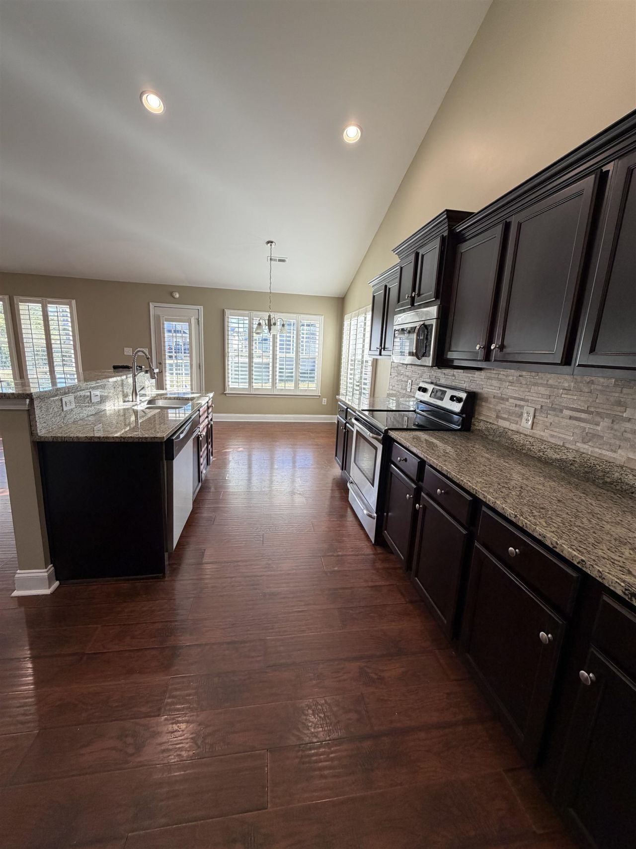 619 Uniola Dr. Photo 7