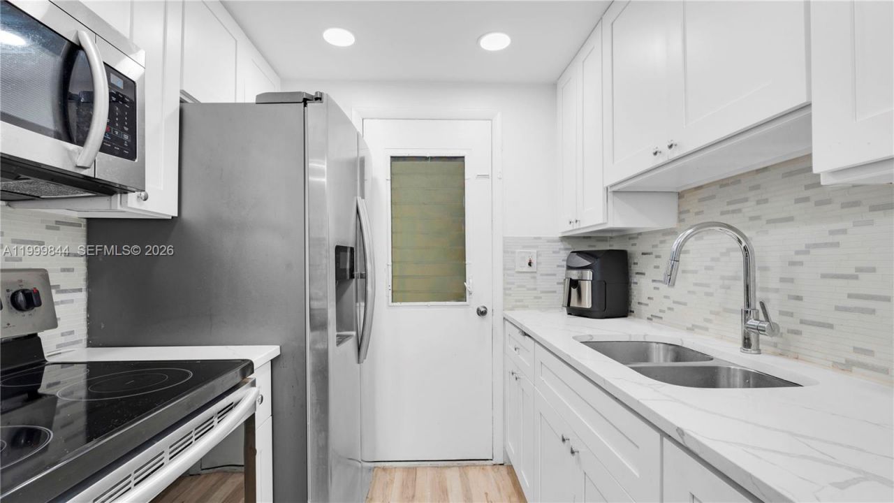 16900 NE 14th Ave, Unit 204, Miami, FL 33162 Photo