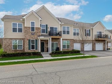 10040 RIDGE RUN Street, Hartland Twp, MI 48855