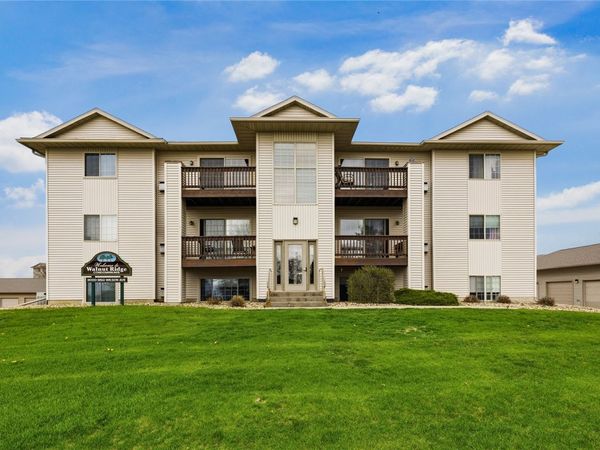 3060 Wilson Avenue SE, Unit 10, Cedar Rapids, IA 52404