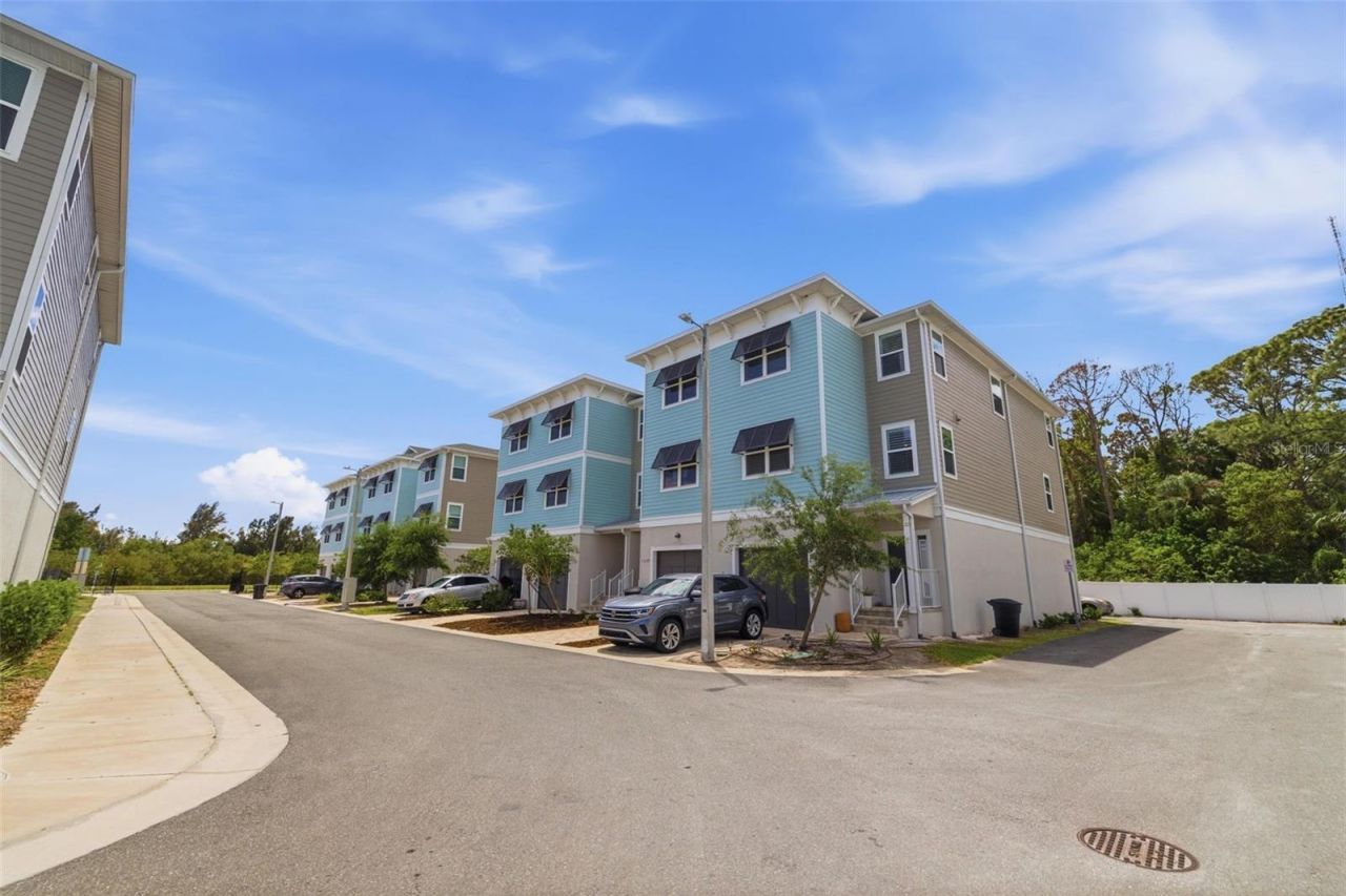 1225 Savona Drive Ne, Saint Petersburg, FL 33702 Photo