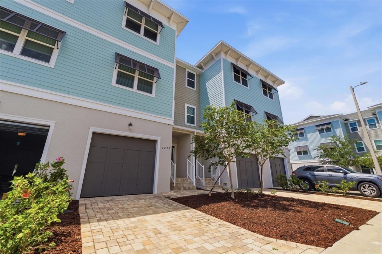 1225 Savona Drive Ne, Saint Petersburg, FL 33702 Photo