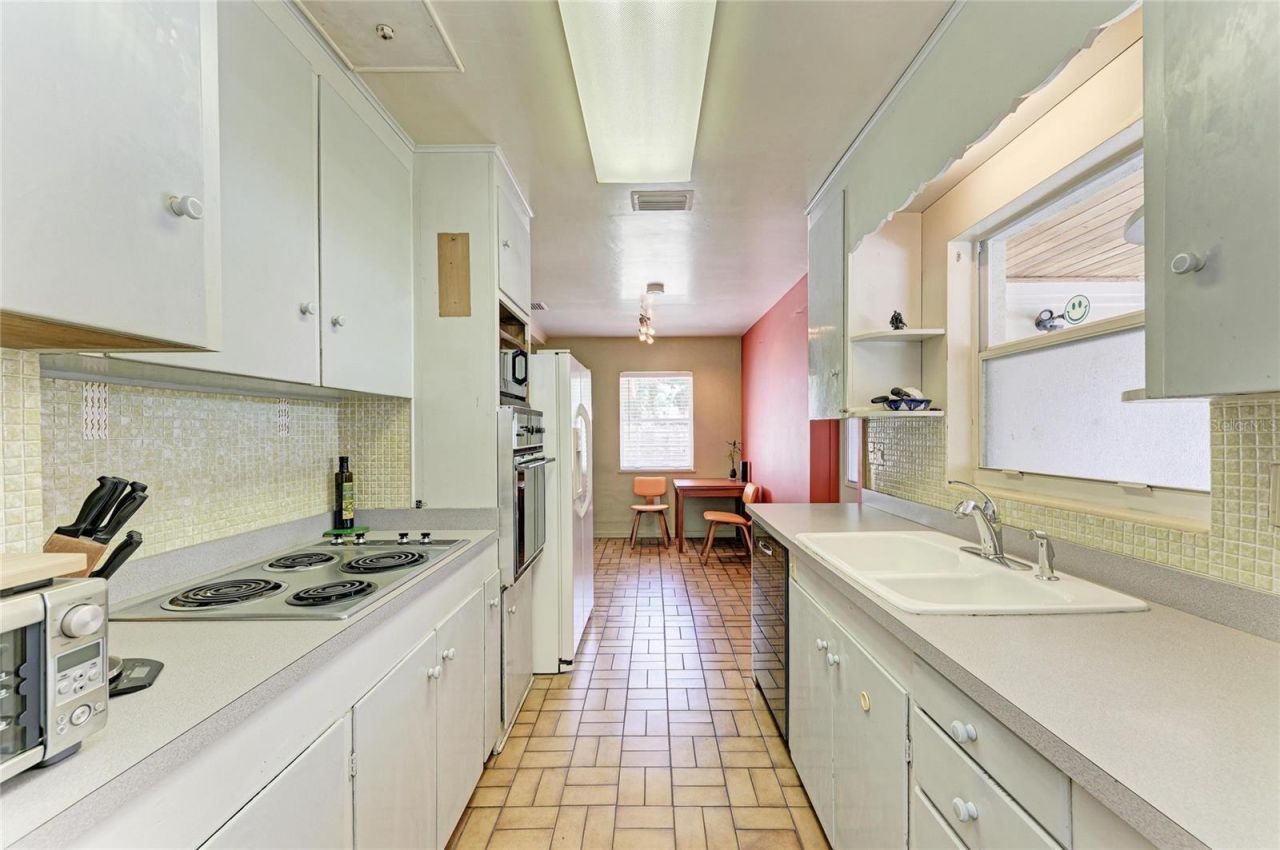 2286 Hyde Park Street, Sarasota, FL 34239 Photo