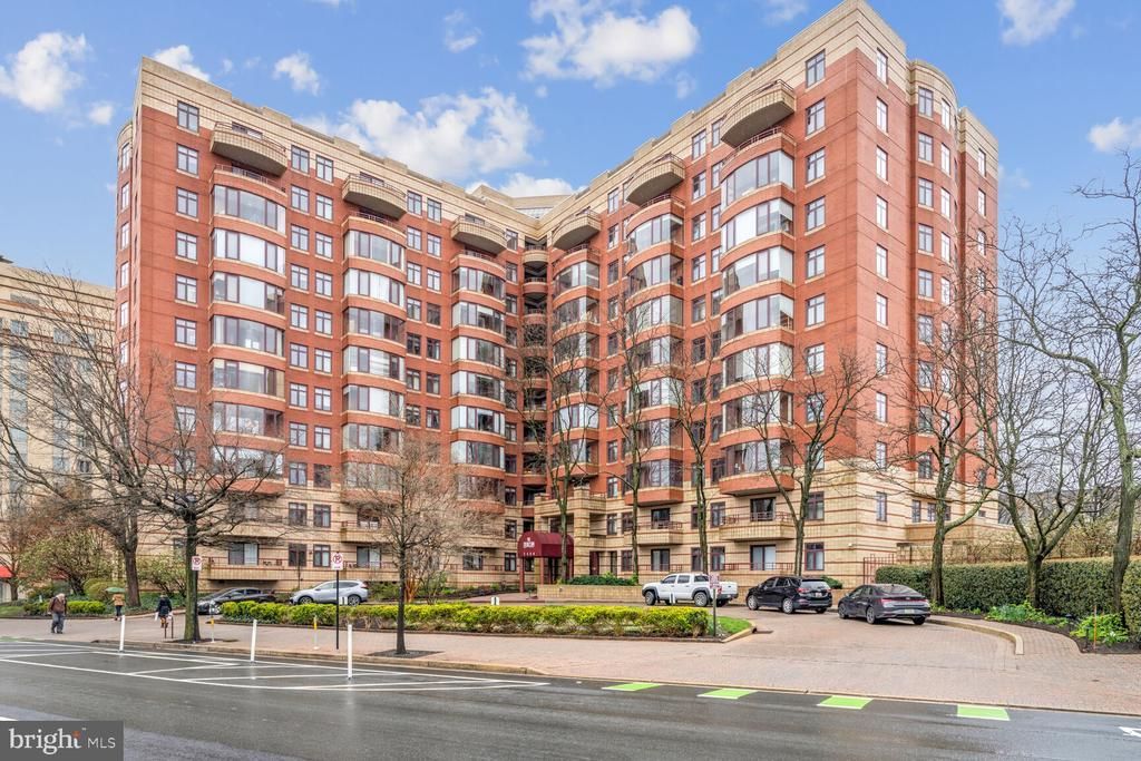 2400 Clarendon Boulevard, Unit 103, Arlington, VA 22201 Main Photo