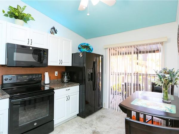 4030 Northlight DR, NAPLES, FL 34112