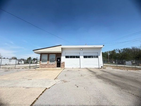 1000 E Main St, Decherd, TN 37324