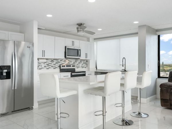 1500 Presidential Way, Unit 806, West Palm Beach, FL 33401