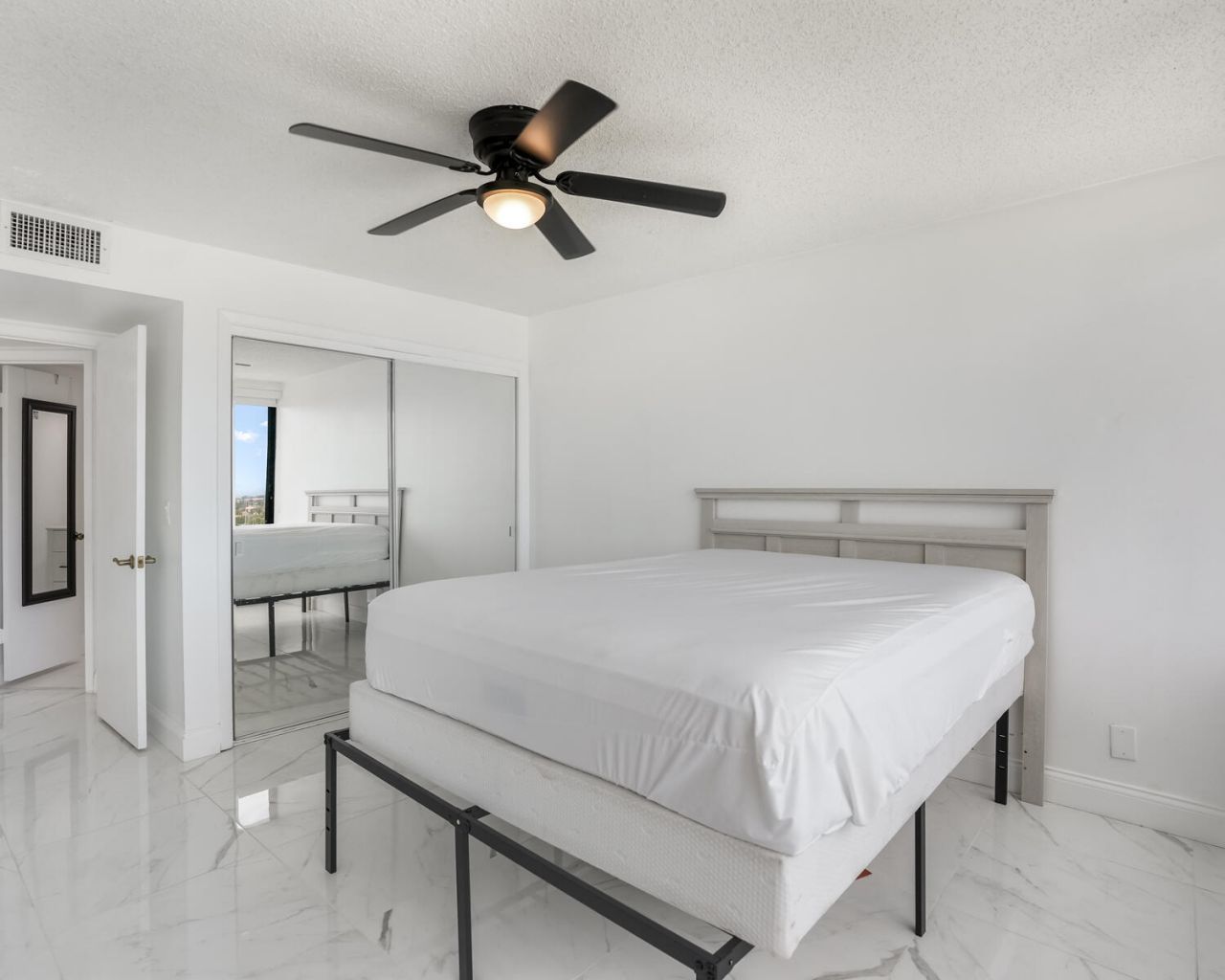 1500 Presidential Way, Unit 806, West Palm Beach, FL 33401 Photo