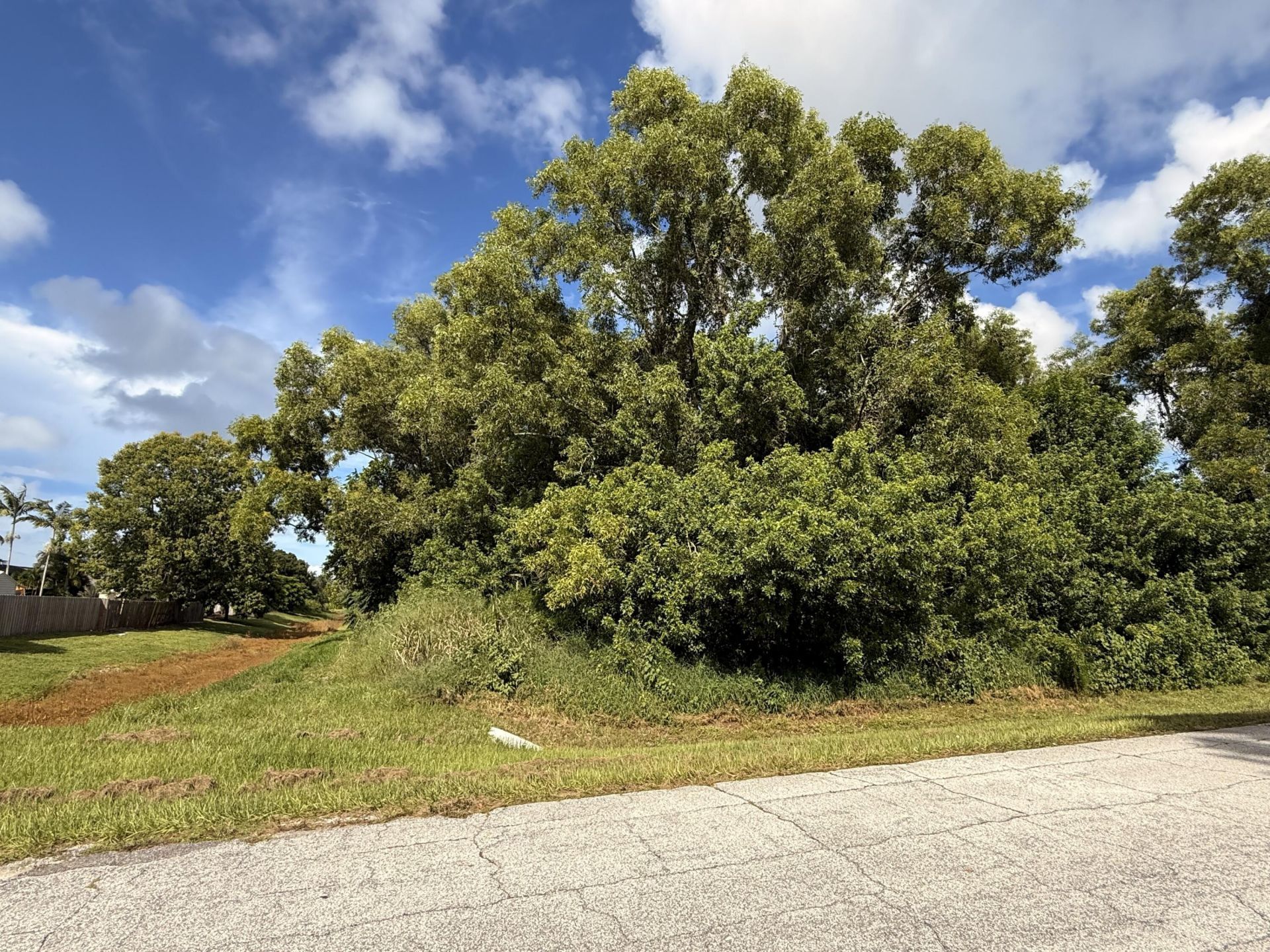 574 SE Nome Drive, Port Saint Lucie, FL 34984 Photo