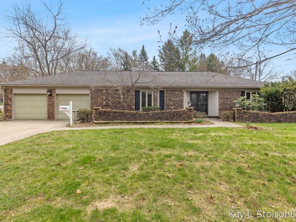 817 N Glenwood Street, Hastings, MI 49058