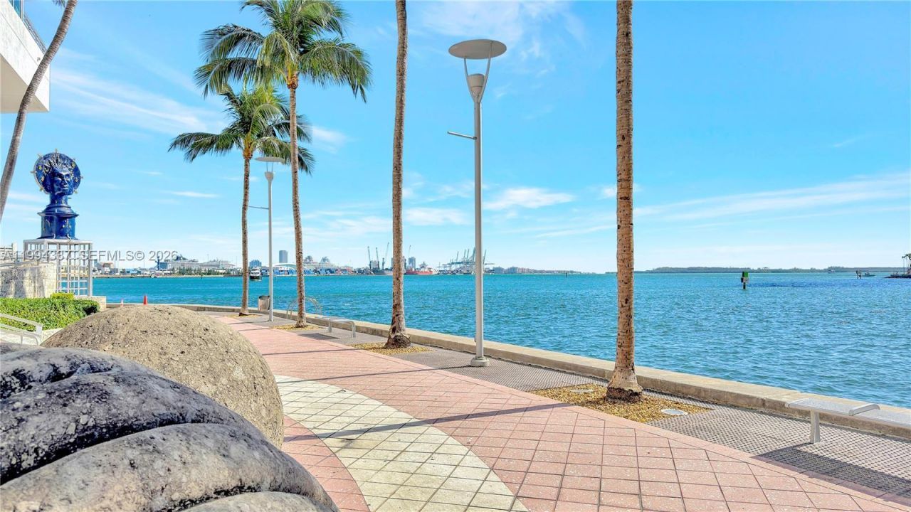 335 S Biscayne Blvd, Unit 2905, Miami, FL 33131 Photo