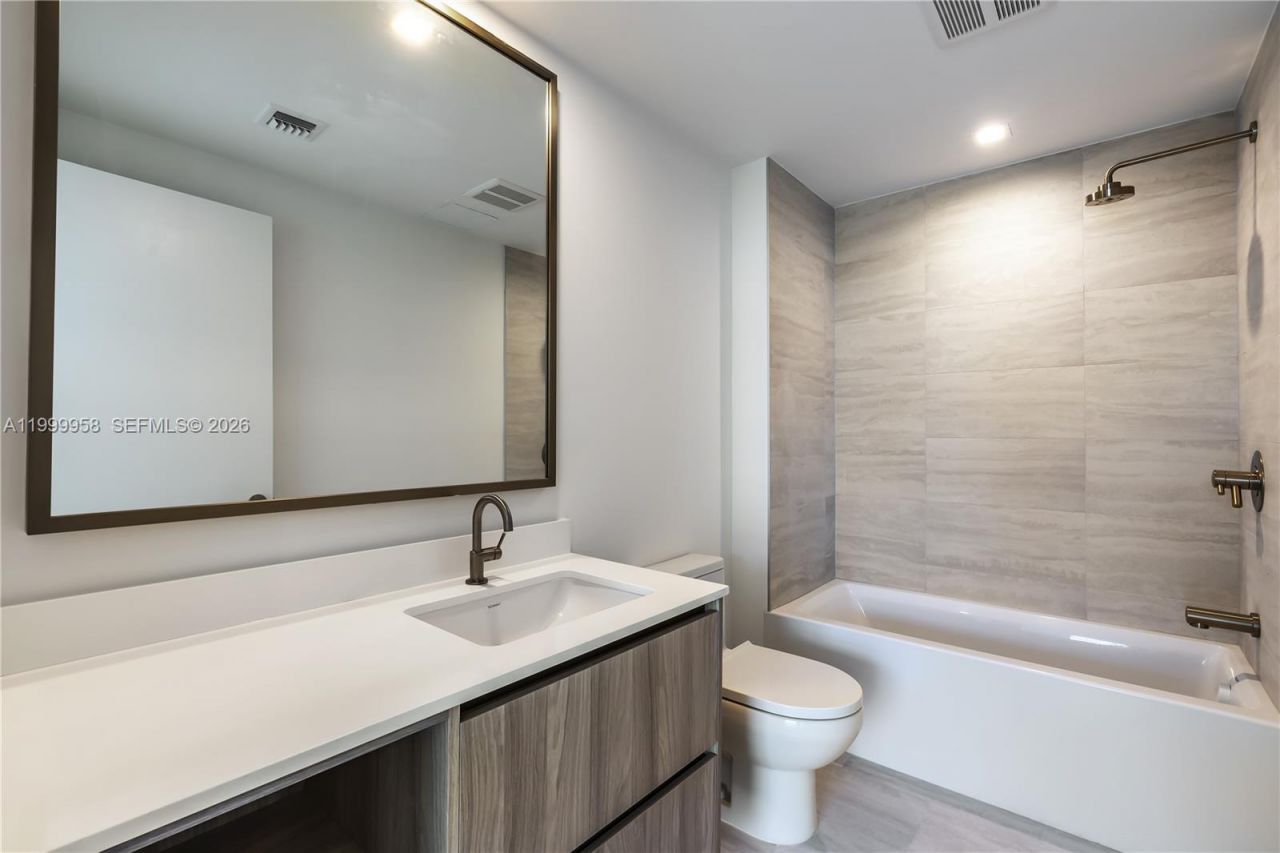 77 SE 5th Street, Unit 2905, Miami, FL 33131 Photo