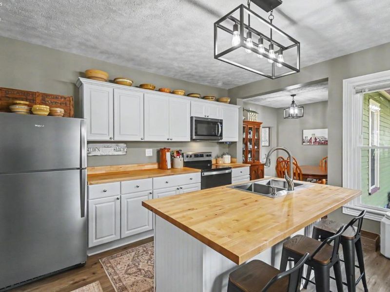 92 S Main Street, New London, OH 44851 Photo 10