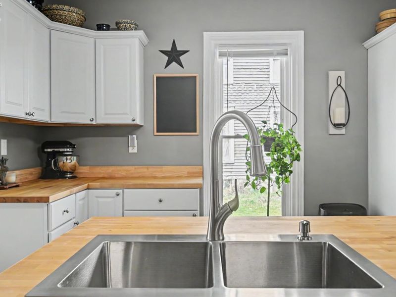 92 S Main Street, New London, OH 44851 Photo 12