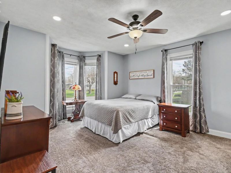 92 S Main Street, New London, OH 44851 Photo 16