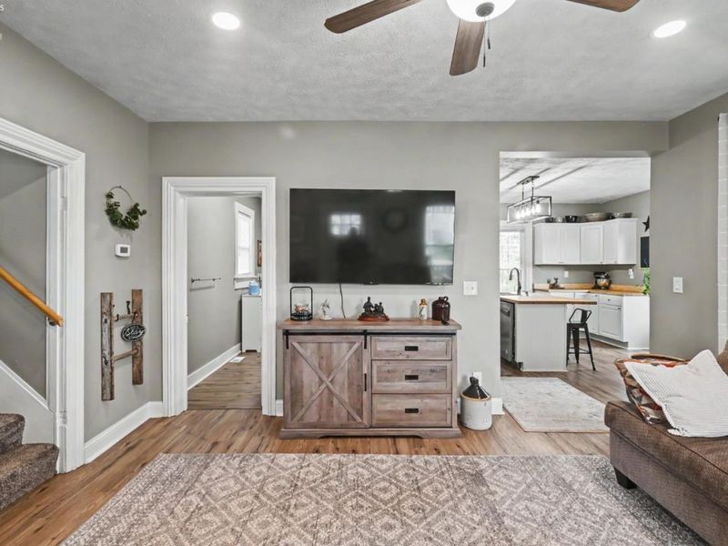 92 S Main Street, New London, OH 44851 Photo 7