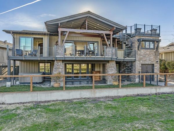 67 Fairway Circle, Medford, OR 97504