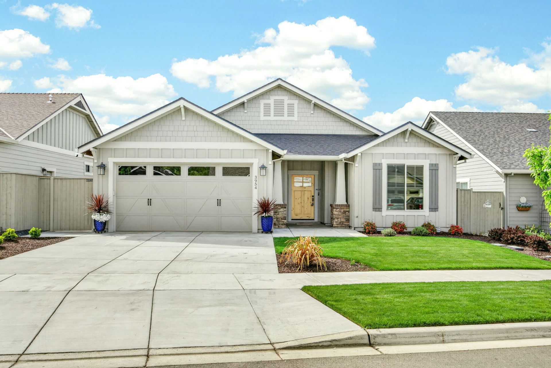 3954 Wyoming Lane, Medford, OR 97504 Main Photo