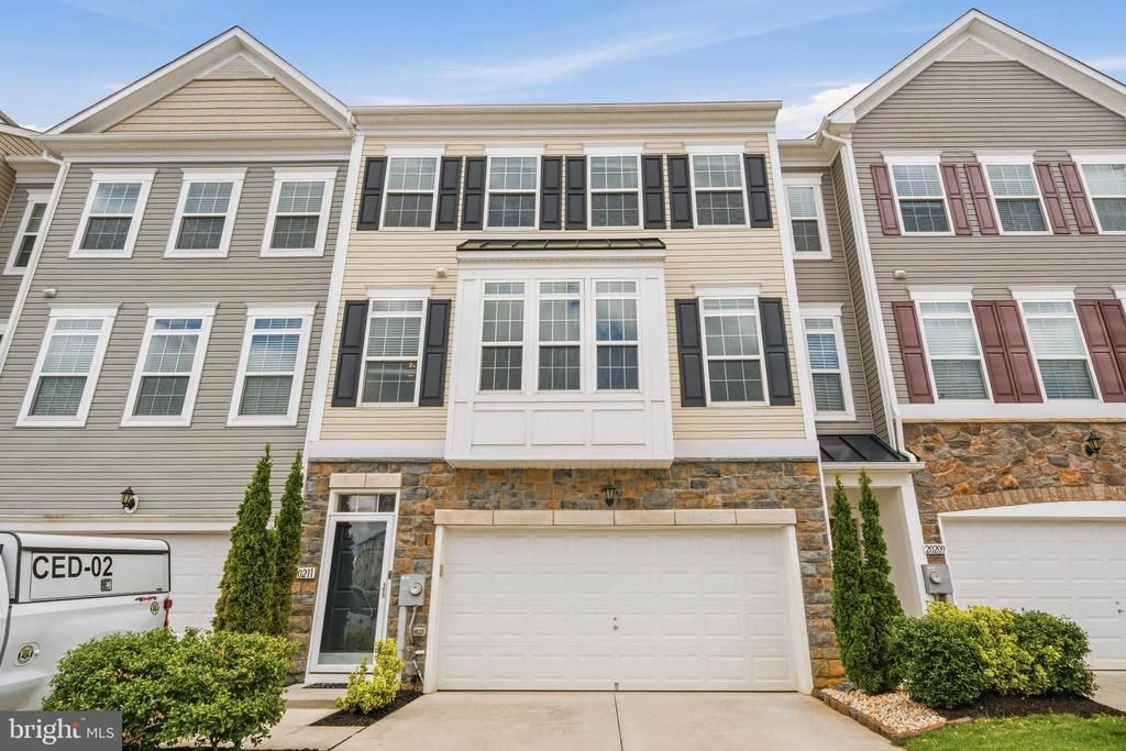 20211 Capital Lane, Hagerstown, MD 21742 Main Photo