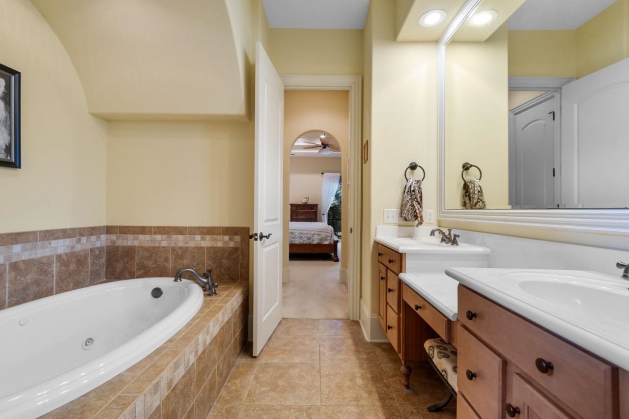 9891 Bellasera Circle Photo 20