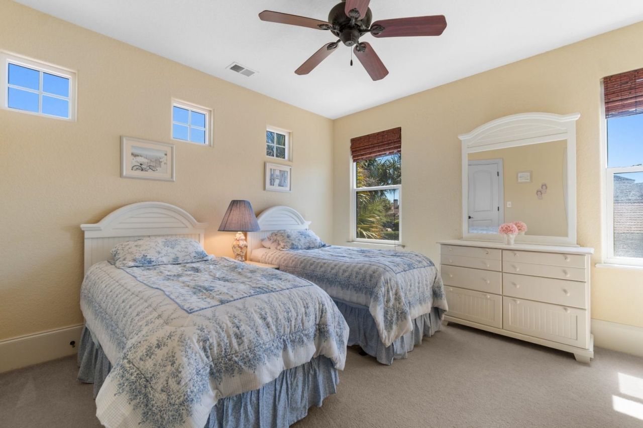 9891 Bellasera Circle Photo 28