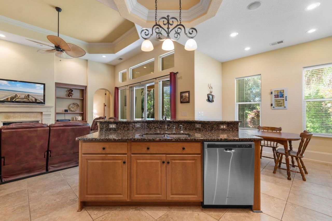 9891 Bellasera Circle Photo 8