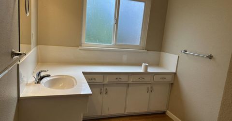 1948 W Benjamin Holt Dr, Stockton, CA 95207 Photo