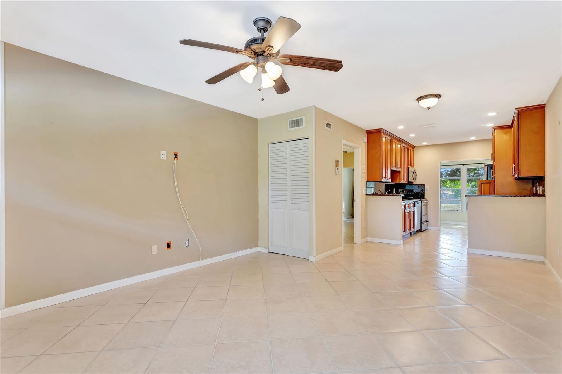 7290 NW 1st Street, Unit 205, Margate, FL 33063 Photo
