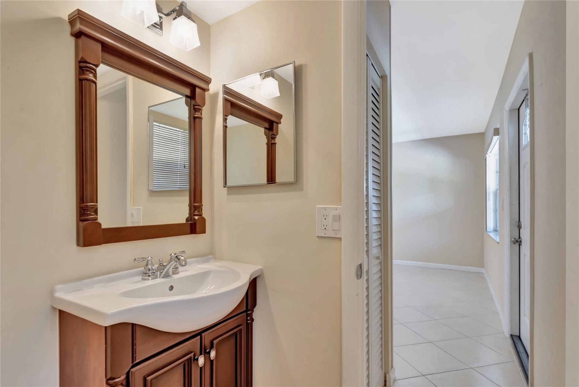 7290 NW 1st Street, Unit 205, Margate, FL 33063 Photo