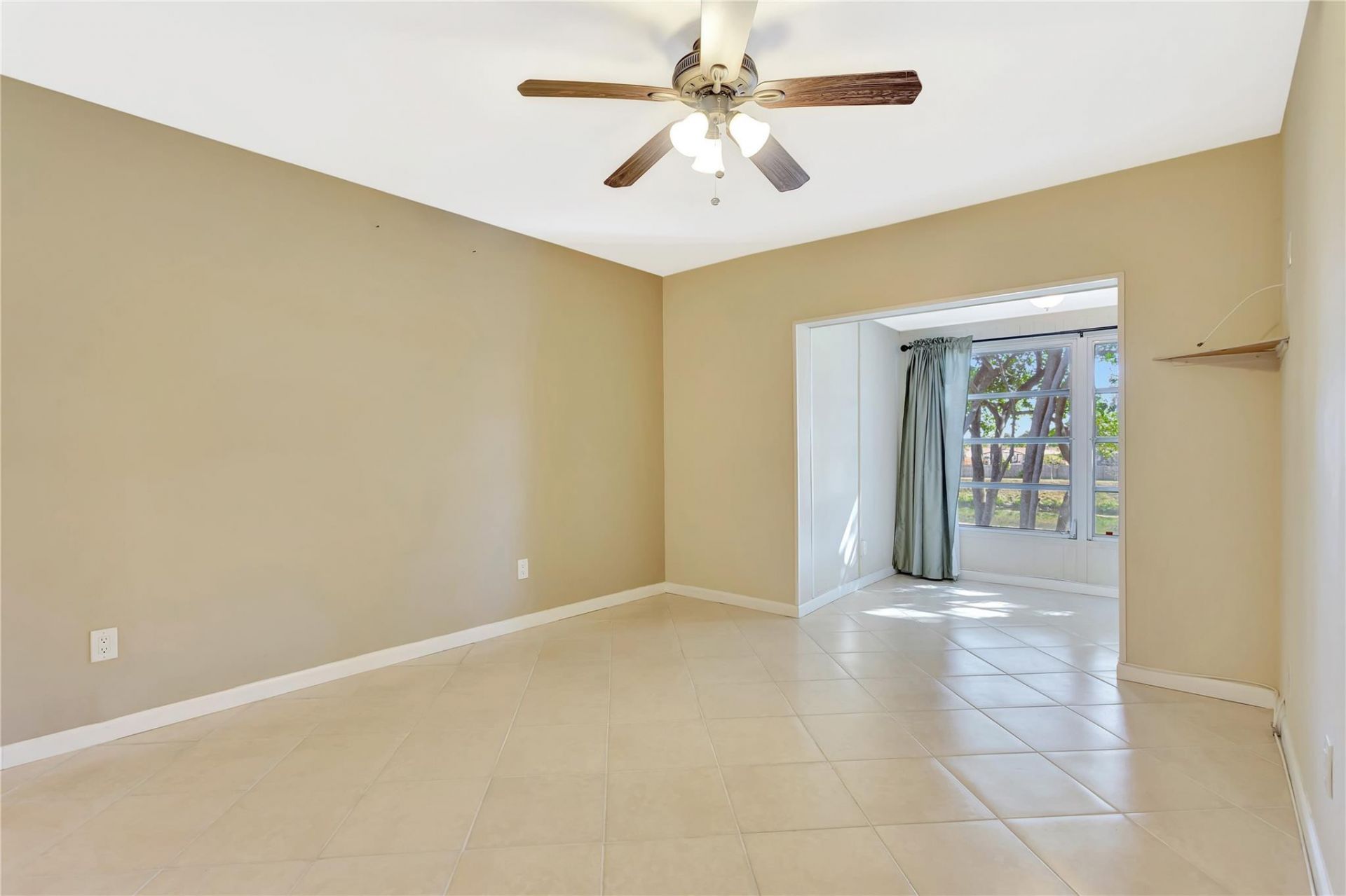 7290 NW 1st Street, Unit 205, Margate, FL 33063 Photo