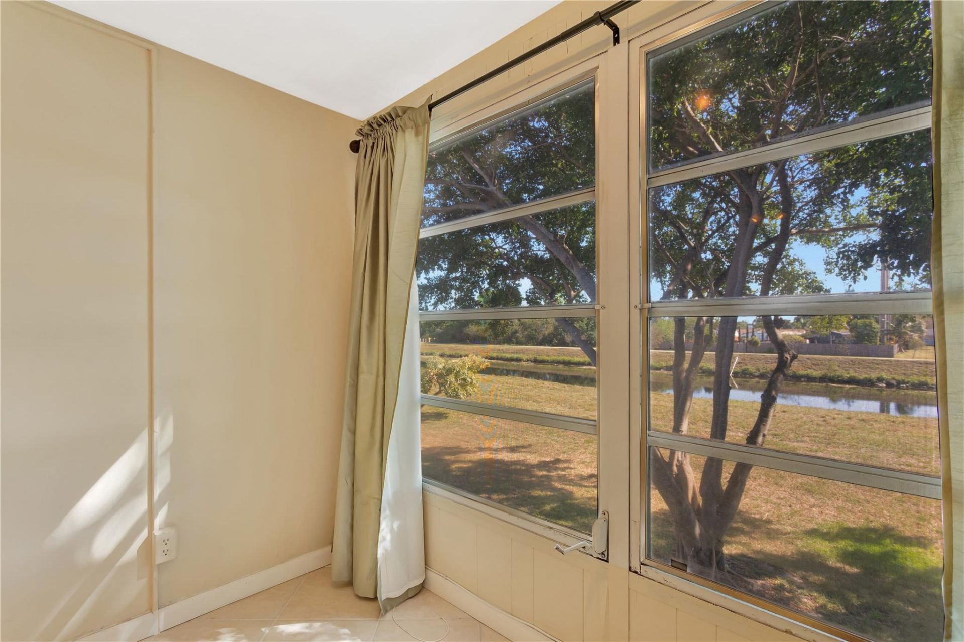 7290 NW 1st Street, Unit 205, Margate, FL 33063 Photo