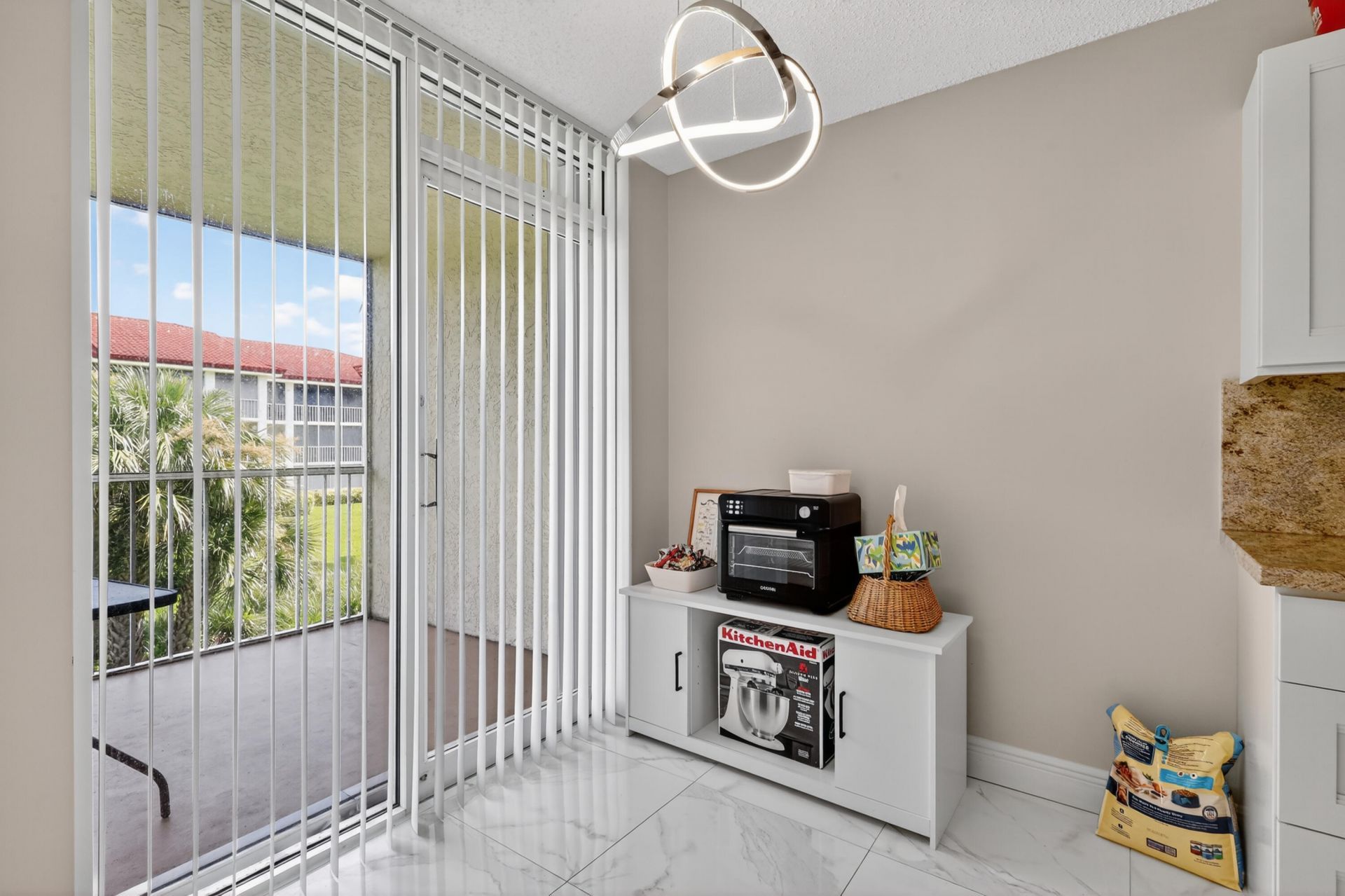 110 Half Moon Circle, Unit D2, Hypoluxo, FL 33462 Photo