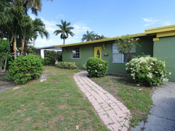 1645 W 31st Street, Riviera Beach, FL 33404