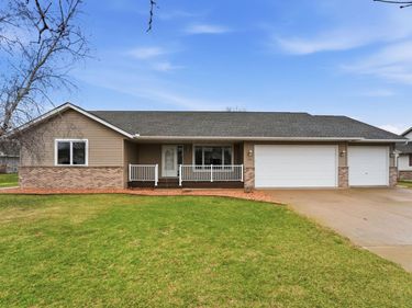 801 Maplewood Avenue, Litchfield, MN 55355