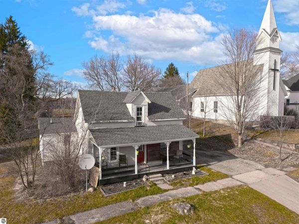 112 Church Street W, Tustin, MI 49688