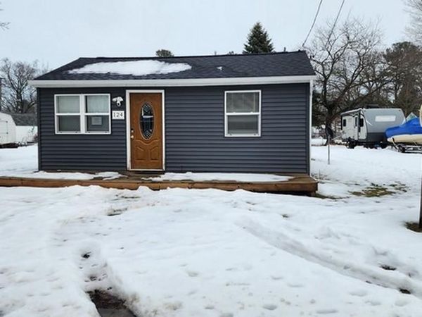 124 Wheeler N, Oscoda, MI 48750