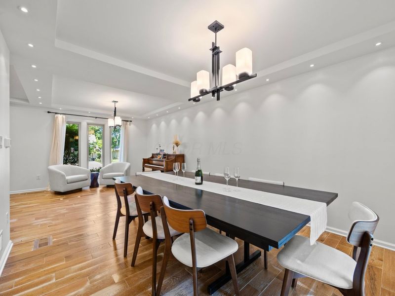 990 Venetian Way, Columbus, OH 43230 Photo 12