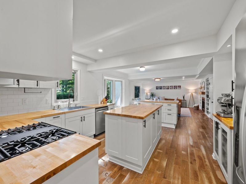 990 Venetian Way, Columbus, OH 43230 Photo 14